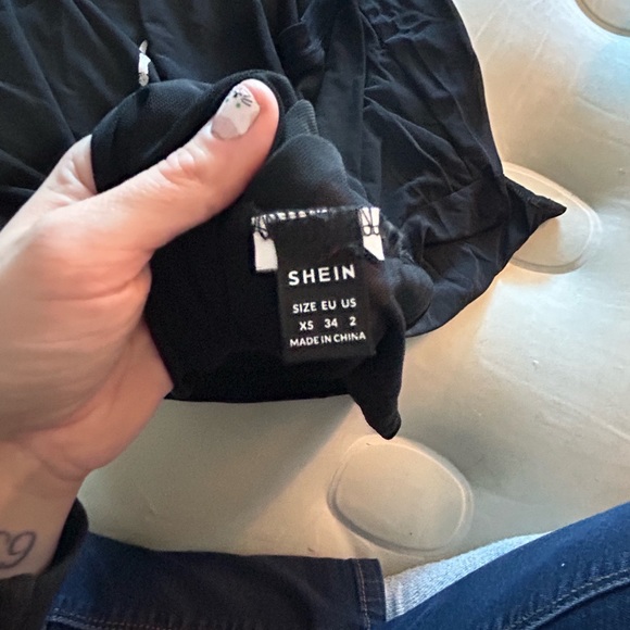 Sheer mesh crop top - Picture 2 of 3